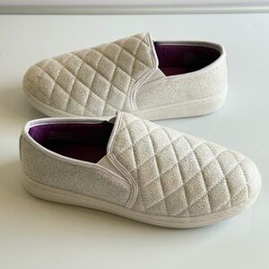 Hot Cakes Quilted Slip-On Shoes Size 4M